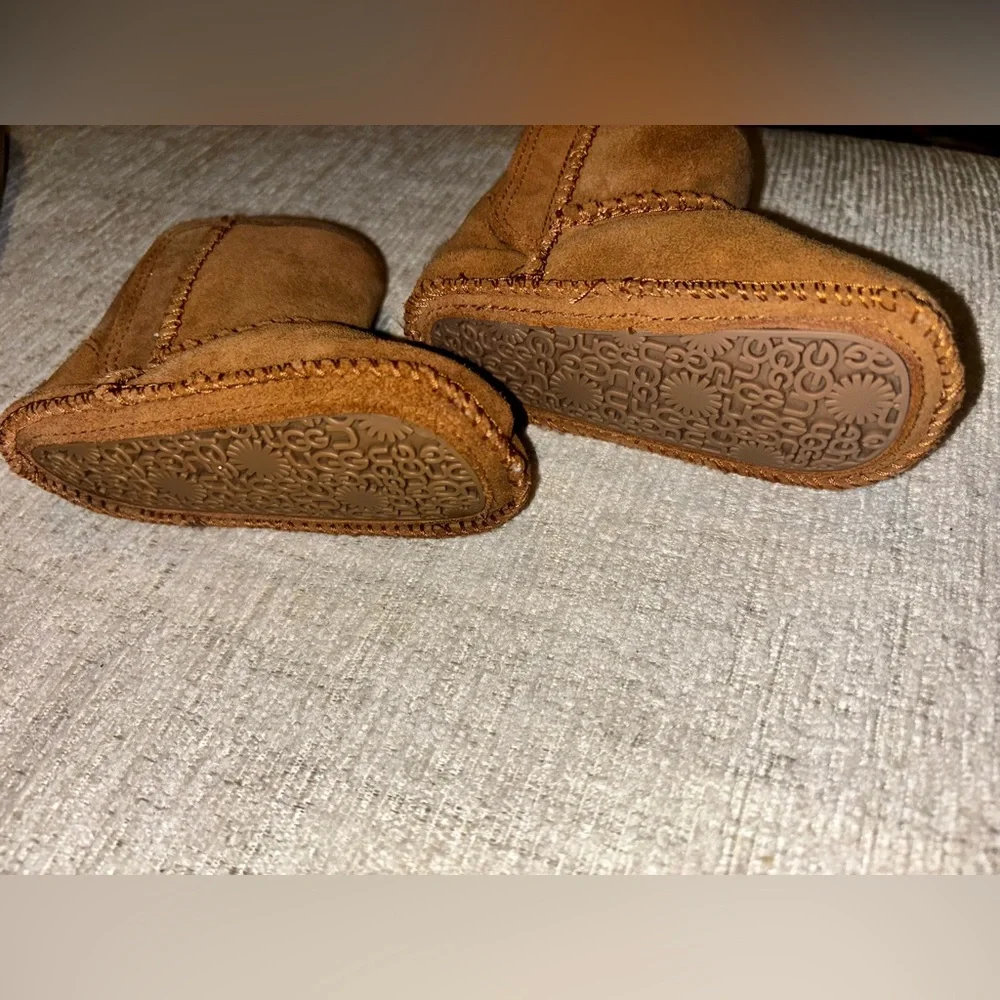 UGG Baby Classic Boots Brown Suede Sheep Lined Soft Sole Infant Newborn 02 03